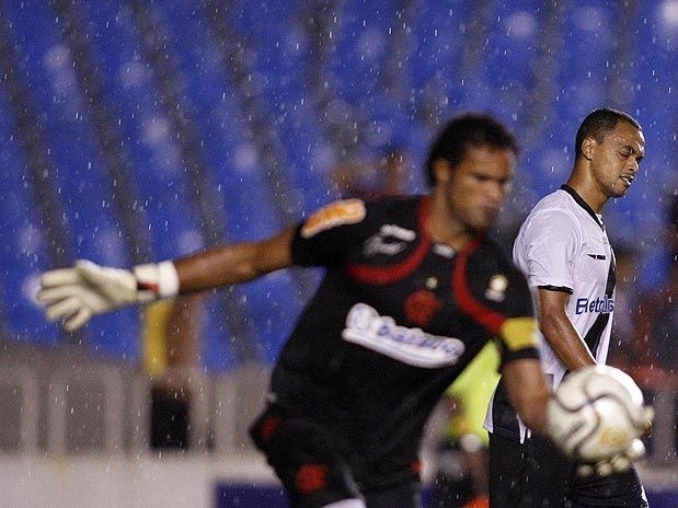 Experiente atacante foi para o banco aps perder dois pnaltis contra o Flamengo