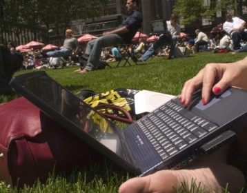 Sul-coreanos e americanos so menos se empolgam com romances virtuais