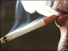 O novo plano pode at mesmo proibir o fumo na entrada dos edifcios e nos pontos de nibus