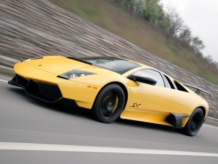 A Lamborghini produziu apenas 350 unidades dessa exclusiva verso do superesportivo italiano.
