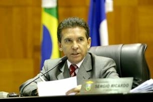 O deputado estadual Srgio Ricardo, que preside a CPI da Sade