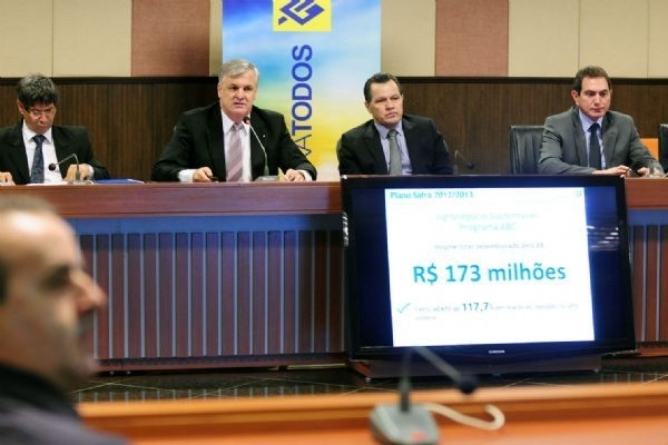 Silval Barbosa lana o Plano Safra, juntamente com o superintendente Estadual do Banco do Brasil, Luiz Carlos Moscardi