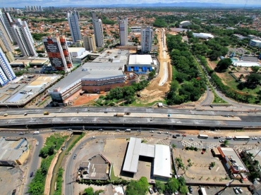 Viaduto possui mais de 400 metros de extenso