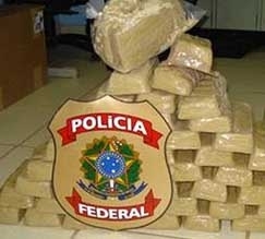 Na operao, 230 quilos de pasta-base de cocana foram apreendidos pela Polcia Federal