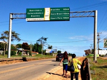 As cidades de Brasilia e Epitaciolndia so vizinhas 