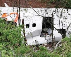 Boeing da Gol caiu aps colidir com um avio Legacy, deixando mais de 100 pessoas mortas