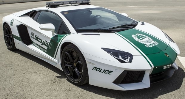 Policiais de Dubai vo usar o esportivo de luxo Lamborghini Aventador
