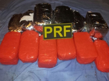 Os 17 tabletes foram encontrados durante operaao de rotina, diz PRF