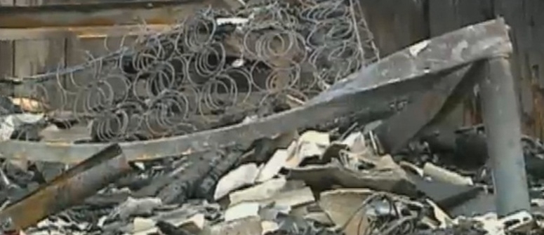 Casa pega fogo e beb morre queimado em Canoas, no Rio Grande do Sul