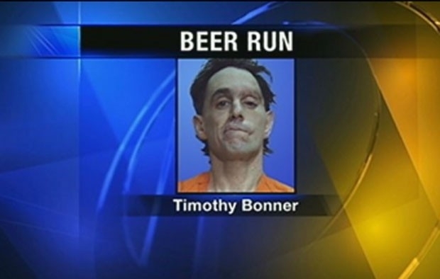 Detento fugiu de cadeia e foi encontrado em bar
