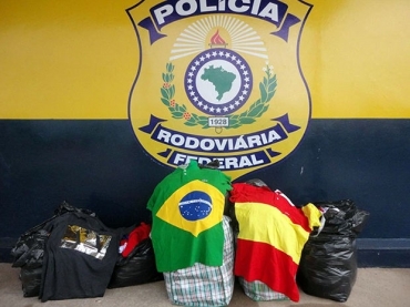 Roupas apreendidas BR-174