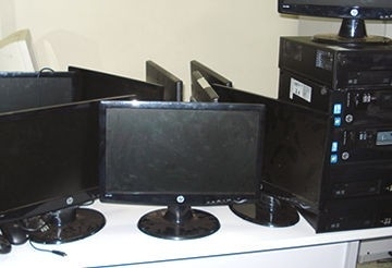 Dos computadores furtados, 24 foram recuperados.