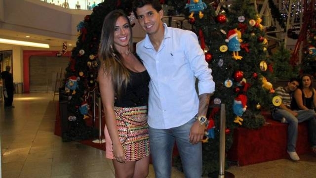 Nicole Bahls e Victor Ramos so fotografados juntos e assumem namoro no fim de semana, no Rio