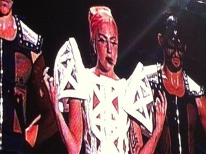 Cantora Lady Gaga durante apresentao no Estdio do Morumbi, em So Paulo, neste domingo (11)