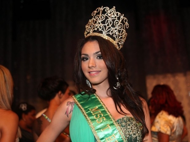 Marcela Ohio é a vencedora do Miss T Brasil 2012