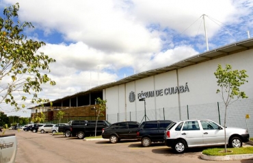 Frum de Cuiab construdo em 2004 passa por reforma de R$ 10 milhes