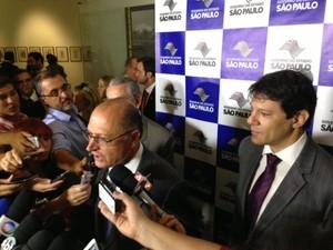 Alckmin e Haddad em evento para anunciar construo de 30 mil casas