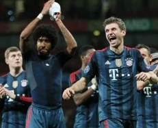 A Mller, ao lado do brasileiro Dante, tem contrato com o Bayern at 2017