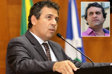 O suplente de deputado Adalto de Freitas, que move ao contra Rodrigo Rodrigues (no detalhe)