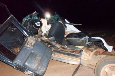 No acidente, perto de Alto Garas, um motorista morreu e outro sofreu queimaduras