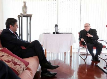 O pr-candidato tucano, Acio Neves, e o presidente da CNBB, dom Raymundo Damasceno