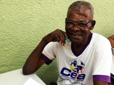 Idoso de 101 anos decidiu voltar a estudar em Cuiab para ler e escrever 