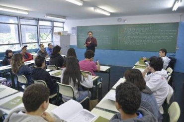 Dos 142,8 milhes de eleitores, 5,6% terminaram a graduao