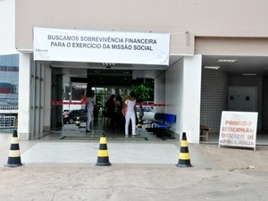 Hospital Santa Helena, em Cuiab, paralisou parte das atividades.