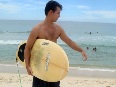 Surfista morreu afogado em 2009 e  candidato a se tornar santo