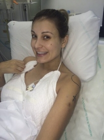 Andressa Urach durante internao no Hospital Conceio.