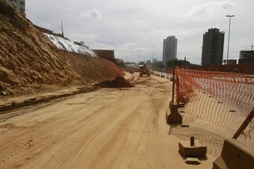 Obras de conteno do Morro do Despraiado esto paralisadas desde o fim do ano passado