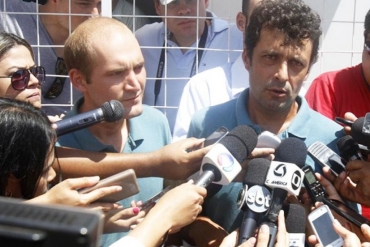 Os pilotos Evandro Rodrigues e Rodrigo Agnelli foram libertados 40 dias depois do roubo do avio