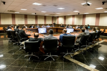 Governador Pedro Taques recebeu membros do Comite Pr-Rodovias no Palcio Paiaguas