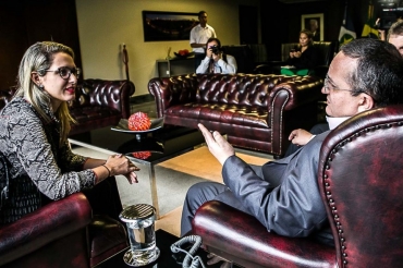 Governador Pedro Taques recebeu a deputada Janaina Riva e avalizou a criao de CPI sobre VLT
