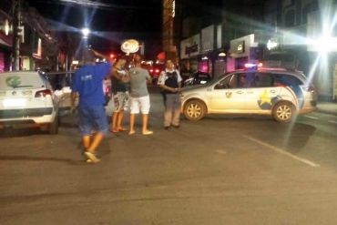 A tentativa de roubo aconteceu na noite do domingo de Carnaval, por volta de 23 horas