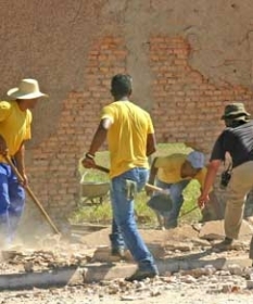 Preso fugiu da PCE aps bandidos usarem dinamite para explodir parte do muro