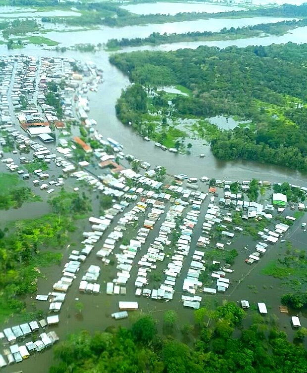 Em imagem registrada pela Defesa Civil nesta tera-feira (19), cidade aparece inundada