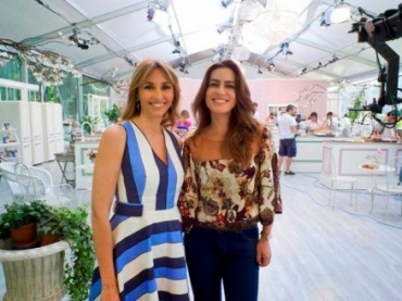 Ticiana Villas Boas e a apresentadora Benedetta Parodi, que tambm trocou a bancada de um telejornal na Itlia pelo comando de um reality