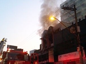 Incndio atingiu terceiro andar de prdio no centro de Cuiab