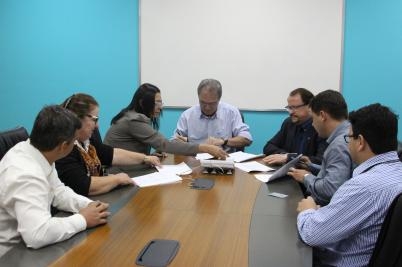 Assinatura do convnio para construo de ciclovia em Guarant do Norte