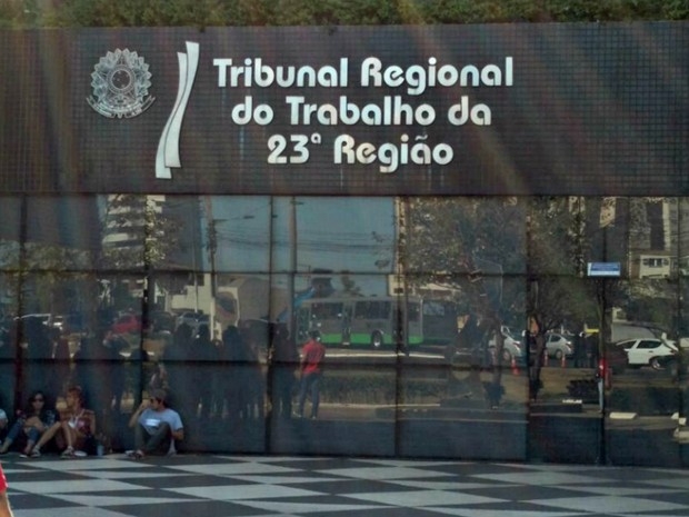 Uma das portarias do Tribunal Regional do Trabalho em Mato Grosso, que foi fechada por falta de pessoal
