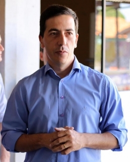 Pr-candidato Fernando Assuno  multado em R$ 10 mil por impulsionar postagem feita no Facebook