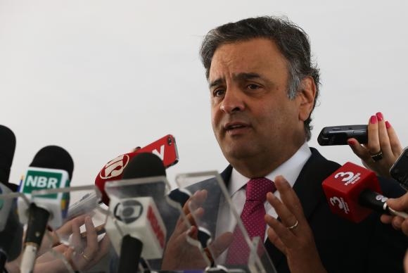 Senador Acio Neves fala  imprensa aps encontro com o presidente interino Michel Temer no Palcio do Planalto