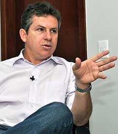 Em Cuiab, Mauro Mendes (PSB), alegando razes de ordem familiar, retirou seu nome da disputa