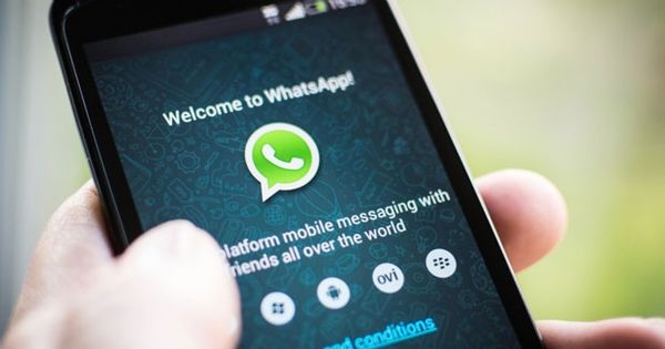 Usurio do WhatsApp ter 30 dias para decidir se aceita o compartilhamento do seu telefone com o Facebook