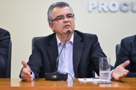 O chefe da Casa Civil, Paulo Taques, disse que crticas de senador so 