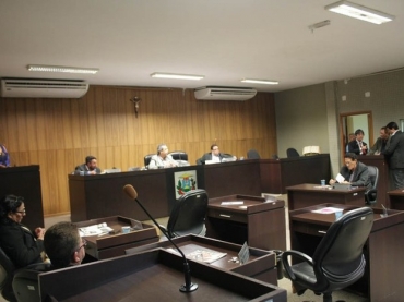 Projeto de autoria dos vereadores foi aprovado com 12 votos favorveis (Foto: Cmara de Barra do Garas/Divulgao)