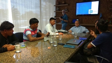 ​Reunio entre lideranas Wauja, membros do IHB e o governador Pedro Taques