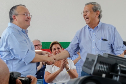O ex-senador Jaime Campos e o governador Pedro Taques: democrata aconselha o tucano