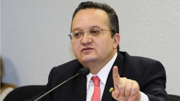 O governador de Mato Grosso, Pedro Taques: economia em licitaes